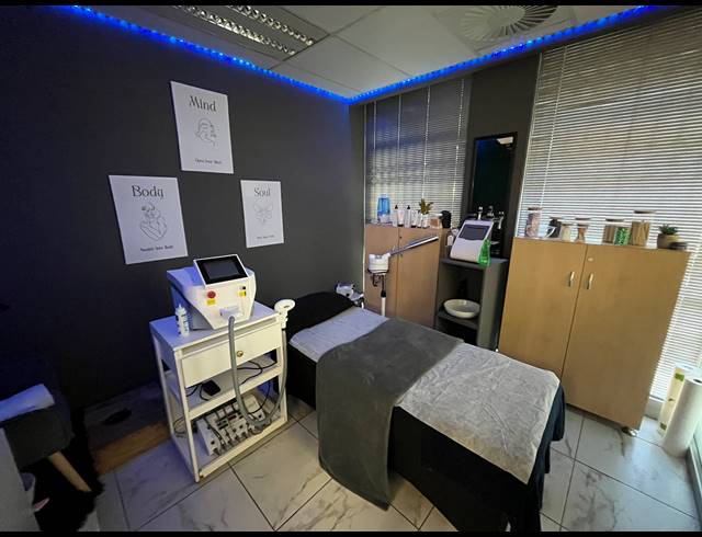 116M² OFFICE TO LET IN CENTURY CITY